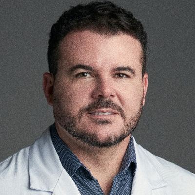 Retrato do Dr. Bruno Fernandes, cirurgião plástico