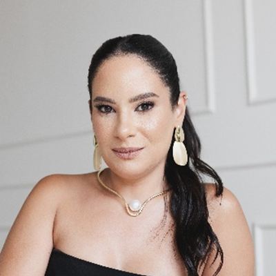 Retrato da Dra. Denise Vargas, especialista em corpo e face